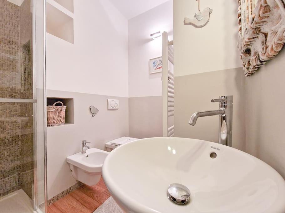 Ferienwohnung Charme On The River - City Center Verona Exterior foto